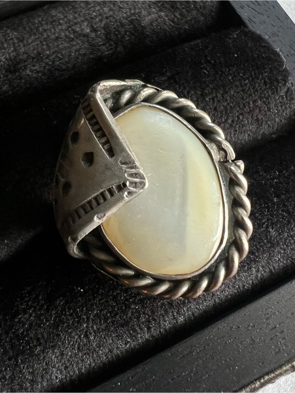 Sterling Silver Cream Mother-of-Pearl Oval Ring